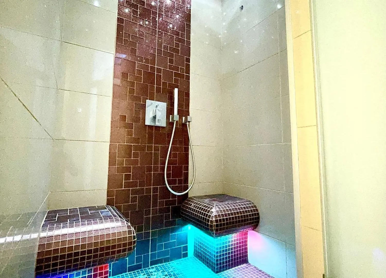 Pearl Lux - Finn & Steam Sauna Budapest Apartment
