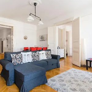 Friendly Oktogon Apartment